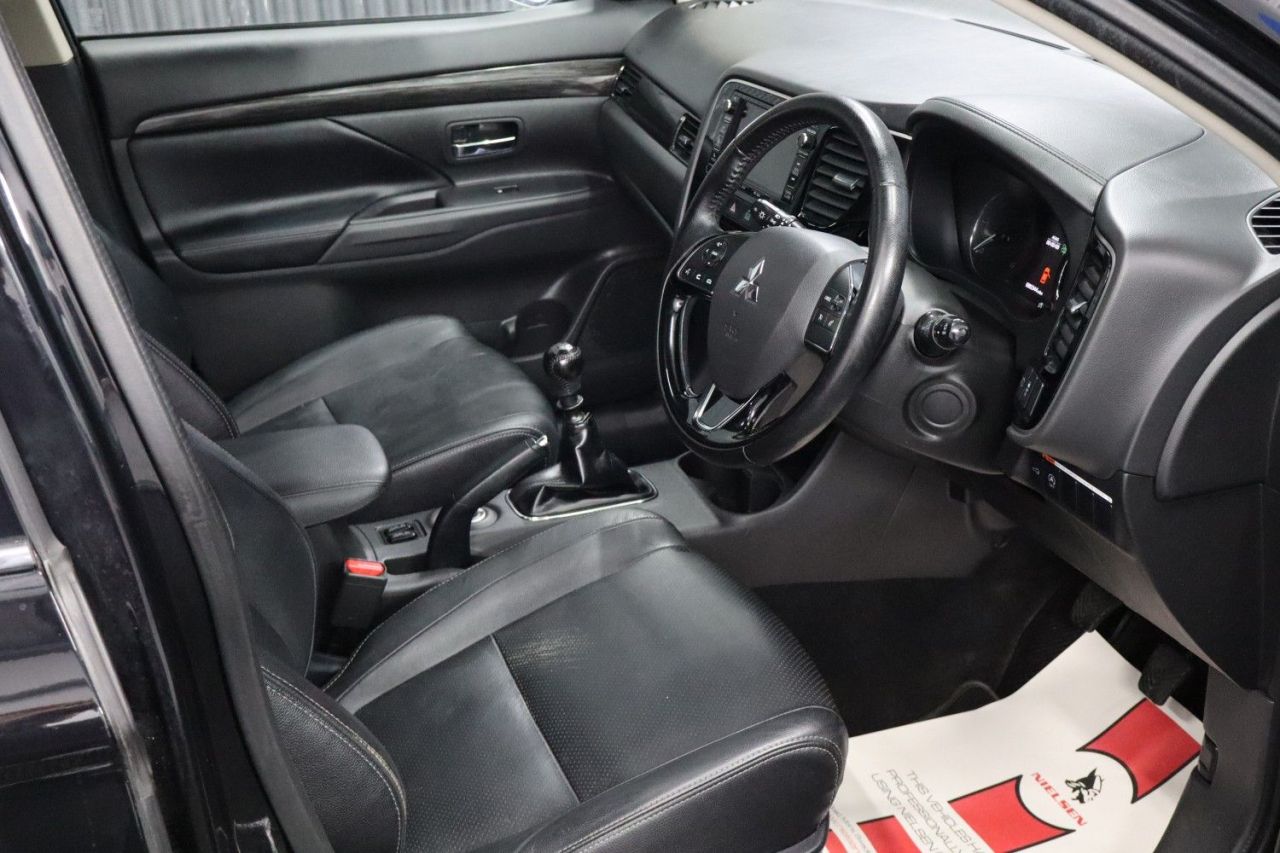 2016 MITSUBISHI OUTLANDER 2.2 DI-D GX4 SUV 5dr Diesel Manual 4WD Euro 6 (s/s) (147 ps) LONG MOT / FUL - vehicle photo 21 for sale on PureCar