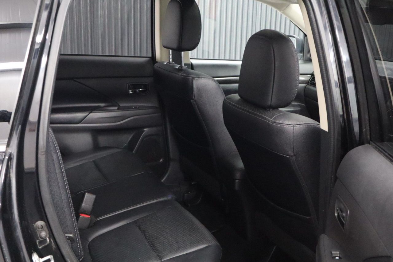 2016 MITSUBISHI OUTLANDER 2.2 DI-D GX4 SUV 5dr Diesel Manual 4WD Euro 6 (s/s) (147 ps) LONG MOT / FUL - vehicle photo 22 for sale on PureCar