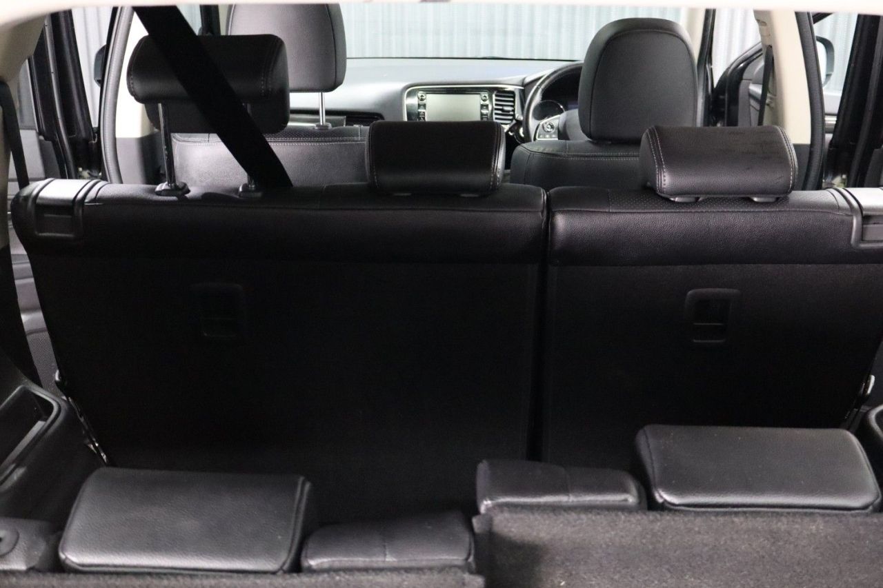 2016 MITSUBISHI OUTLANDER 2.2 DI-D GX4 SUV 5dr Diesel Manual 4WD Euro 6 (s/s) (147 ps) LONG MOT / FUL - vehicle photo 25 for sale on PureCar