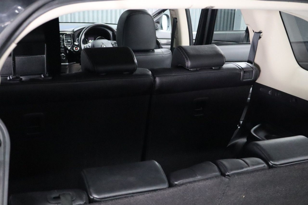 2016 MITSUBISHI OUTLANDER 2.2 DI-D GX4 SUV 5dr Diesel Manual 4WD Euro 6 (s/s) (147 ps) LONG MOT / FUL - vehicle photo 26 for sale on PureCar