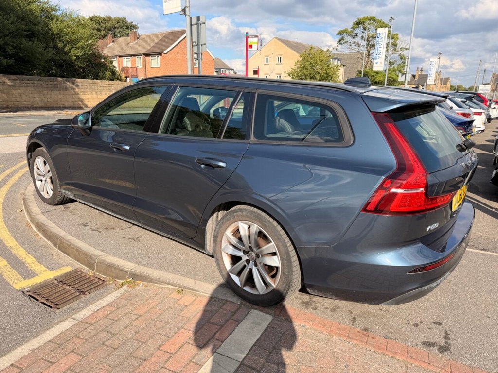 2019 Volvo V60 — image 3