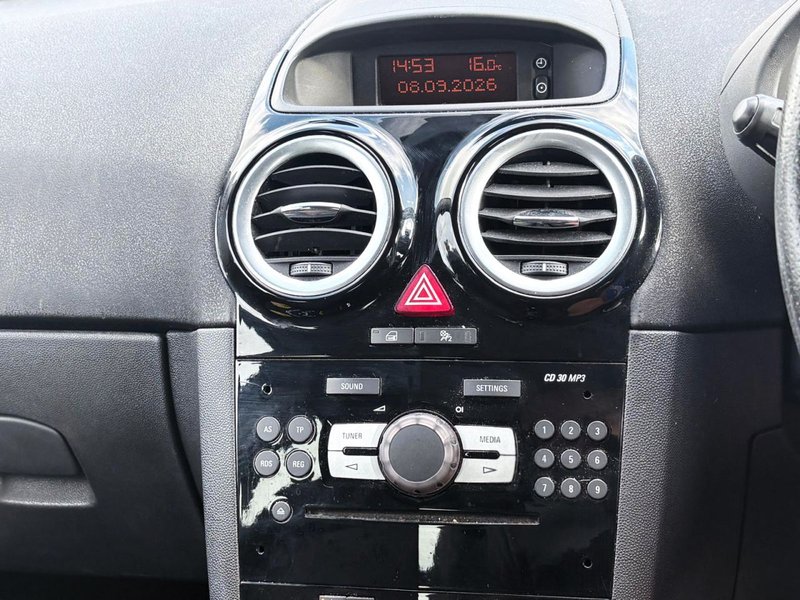 2014 Vauxhall Corsa in grey — photo 12 of 16