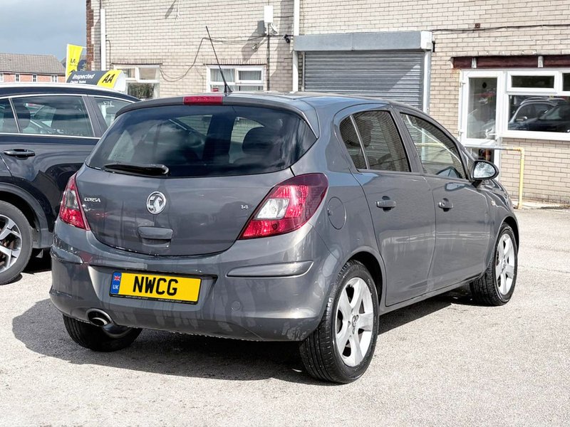 2014 Vauxhall Corsa in grey — photo 7 of 16