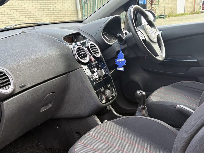 2014 Vauxhall Corsa in grey — photo 11 of 16