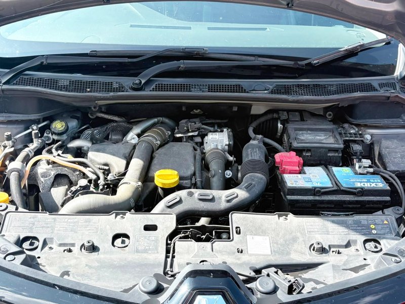 2015 Renault Captur in grey — photo 3 of 19
