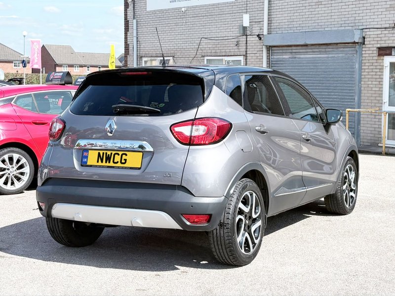2015 Renault Captur in grey — photo 8 of 19