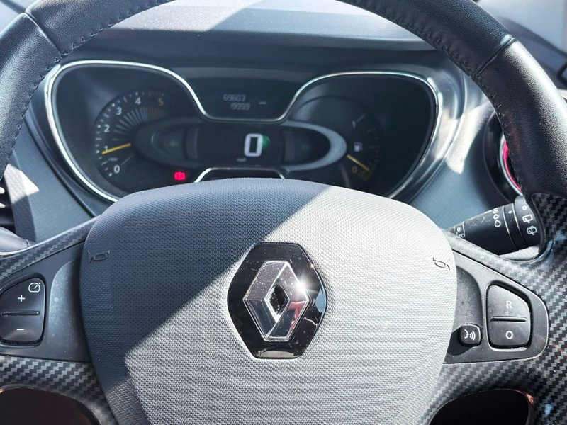 2015 Renault Captur in grey — photo 19 of 19