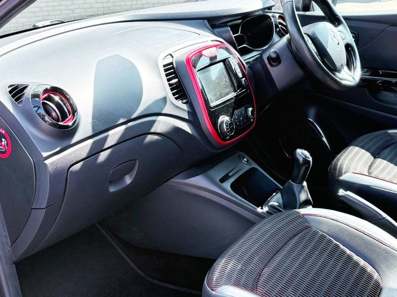 2015 Renault Captur in grey — photo 11 of 19
