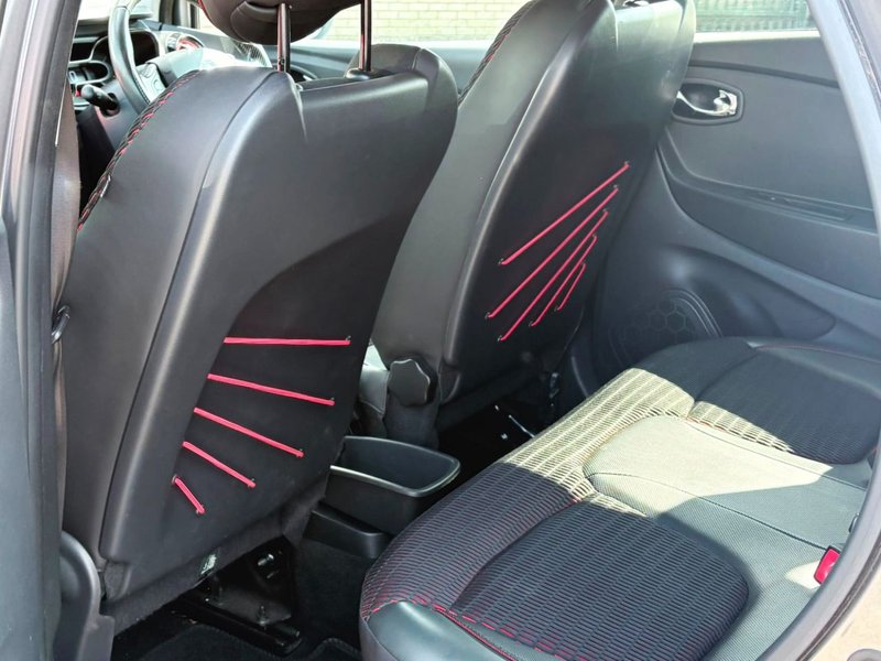 2015 Renault Captur in grey — photo 17 of 19