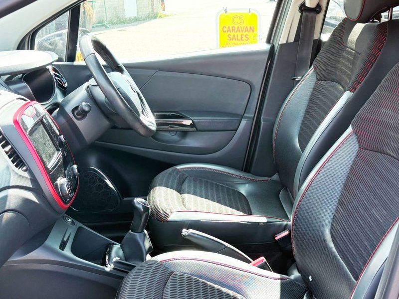 2015 Renault Captur in grey — photo 12 of 19