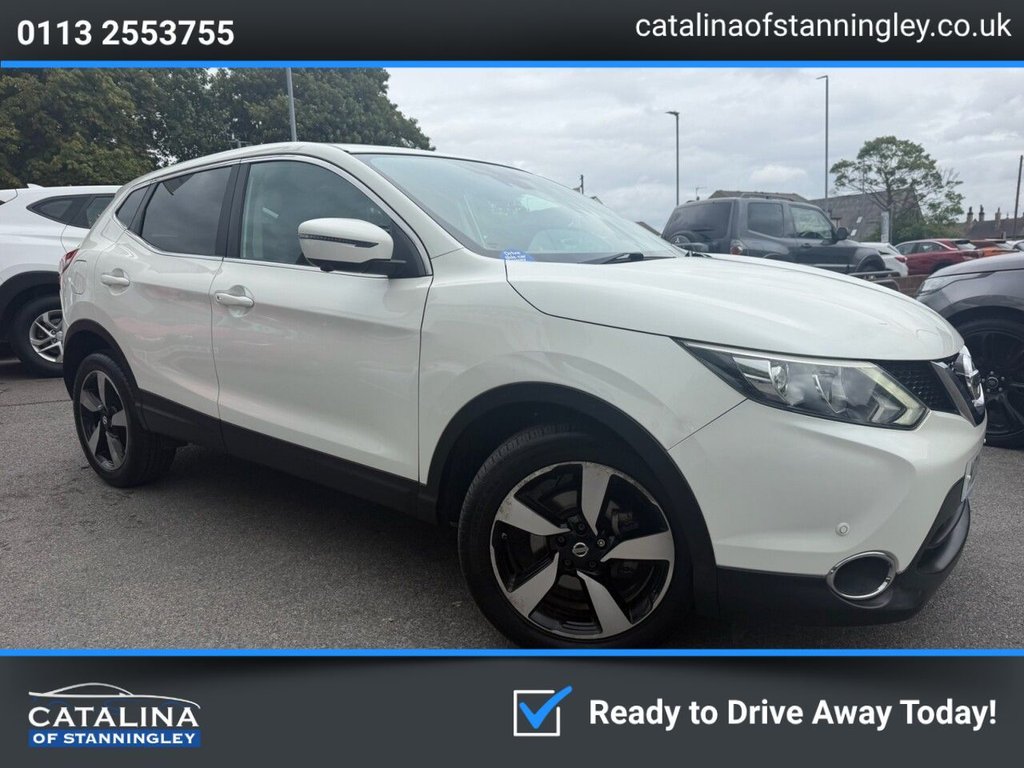 White 2015 Nissan Qashqai Hatchback Front-wheel drive Manual