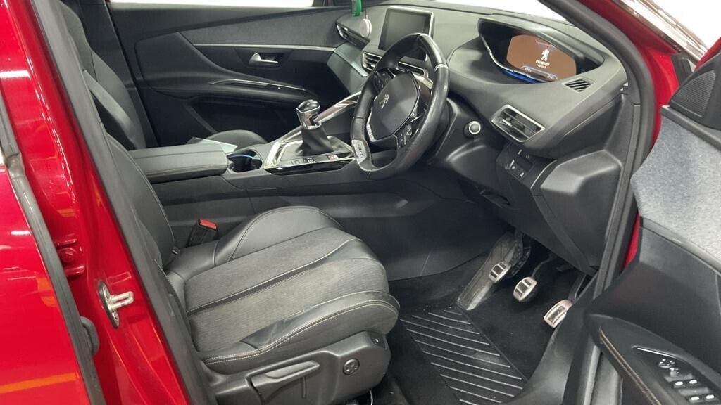 2019 Peugeot 3008 — image 3