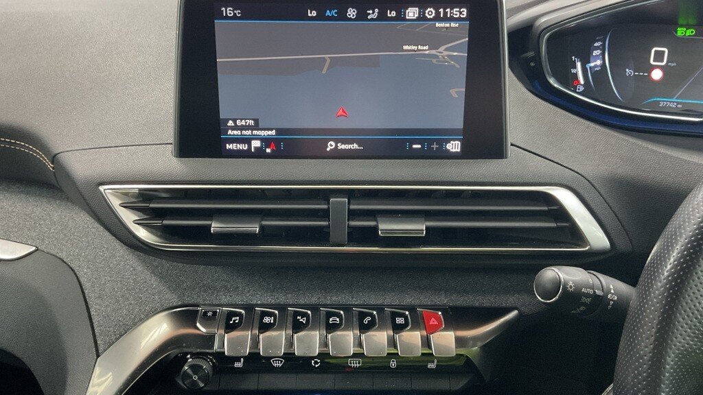 2019 Peugeot 3008 — image 4