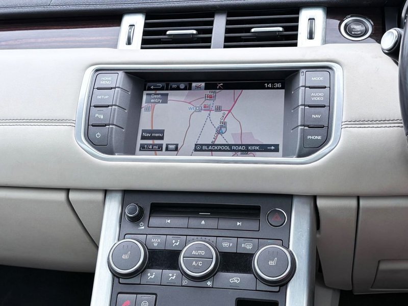 2014 Land Rover Range Rover Evoque in green — photo 15 of 21
