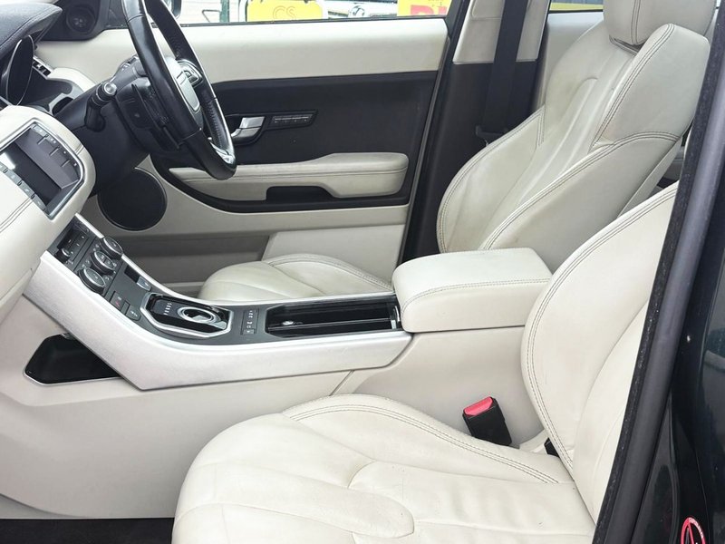 2014 Land Rover Range Rover Evoque in green — photo 14 of 21
