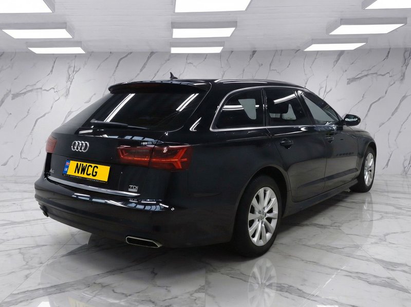 2018 Audi A6 Avant in black — photo 4 of 11