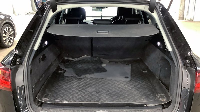 2018 Audi A6 Avant in black — photo 7 of 11