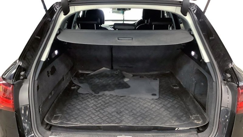 2018 Audi A6 Avant in black — photo 11 of 15
