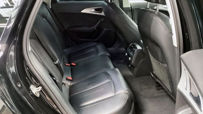 2018 Audi A6 Avant in black — photo 12 of 15