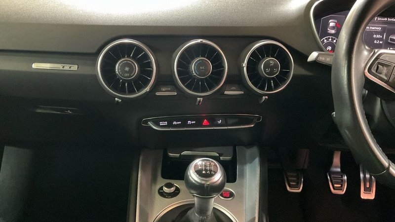 2016 Audi TT in white — photo 7 of 11
