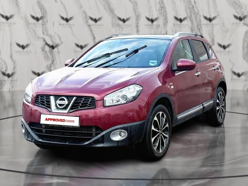 2011 Nissan Qashqai in red — photo 3 of 17