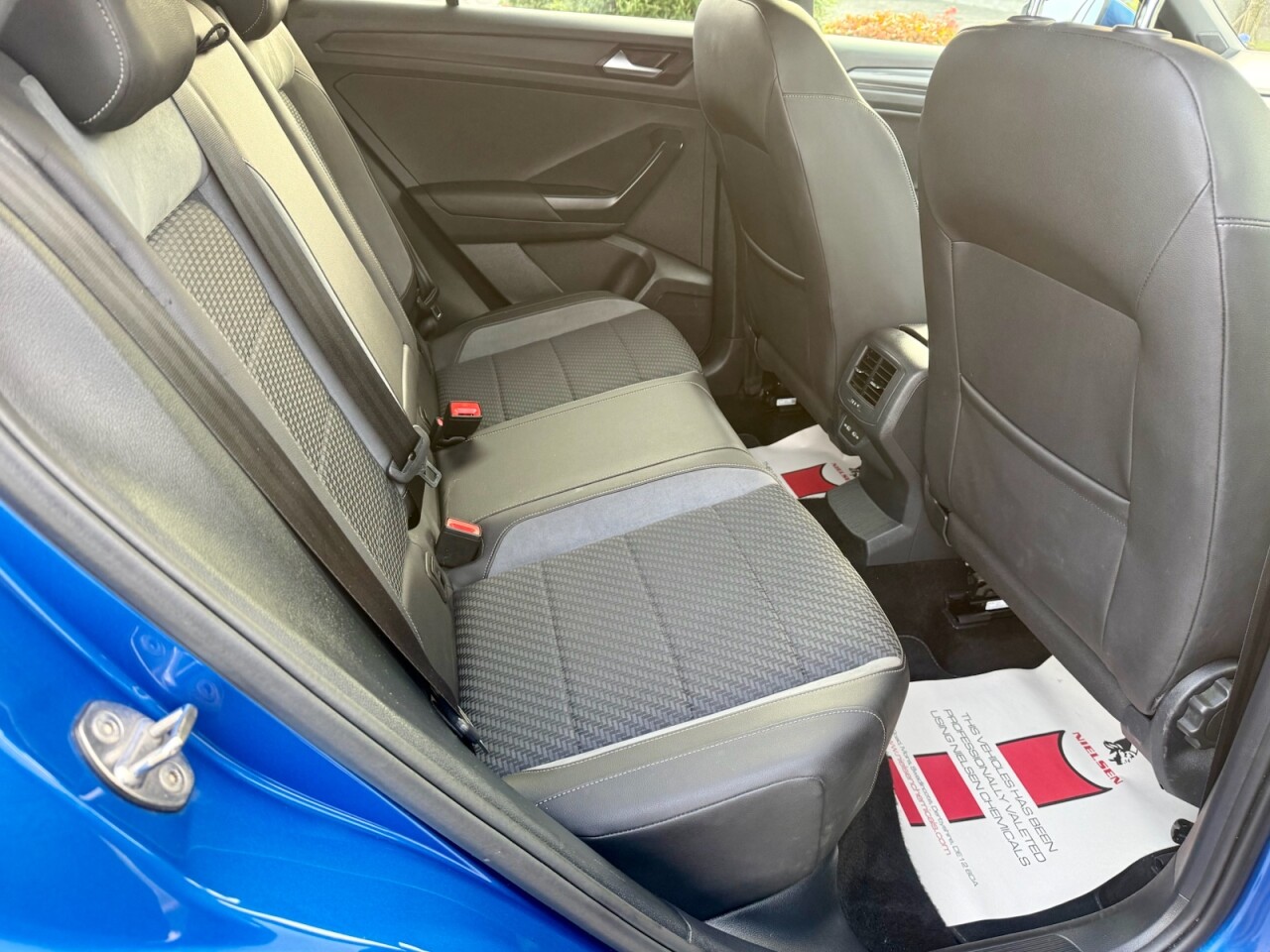 2021 VOLKSWAGEN T-ROC 2.0 TDI EVO R-Line Diesel DSG AUTO 150BHP - vehicle photo 9 for sale on PureCar