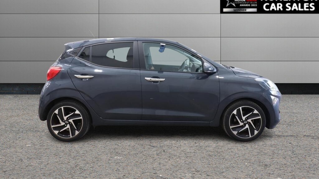 2023 Hyundai i10 — image 2