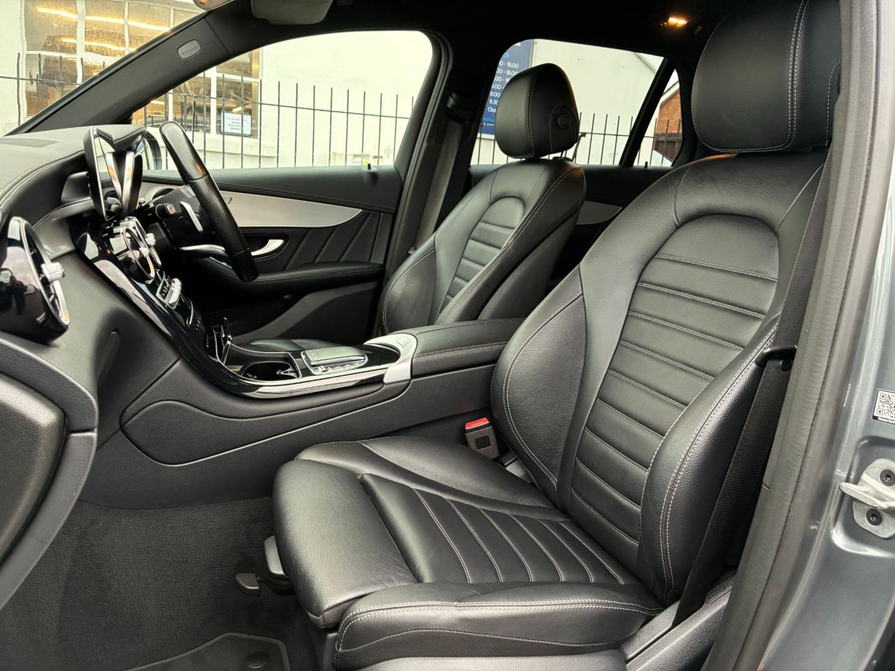 2022 MERCEDES GLC 2.0 GLC220d AMG Line SUV 5dr Diesel G-Tronic+ 4MATIC Euro 6 (s/s) (194 ps) - vehicle photo 10 for sale on PureCar
