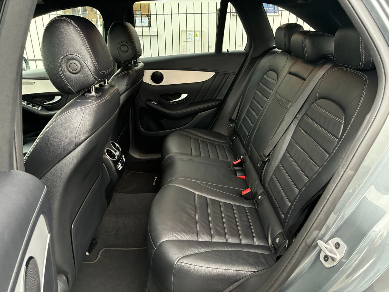 2022 MERCEDES GLC 2.0 GLC220d AMG Line SUV 5dr Diesel G-Tronic+ 4MATIC Euro 6 (s/s) (194 ps) - vehicle photo 12 for sale on PureCar