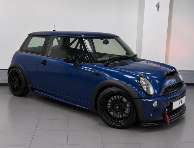 2004 MINI HATCH