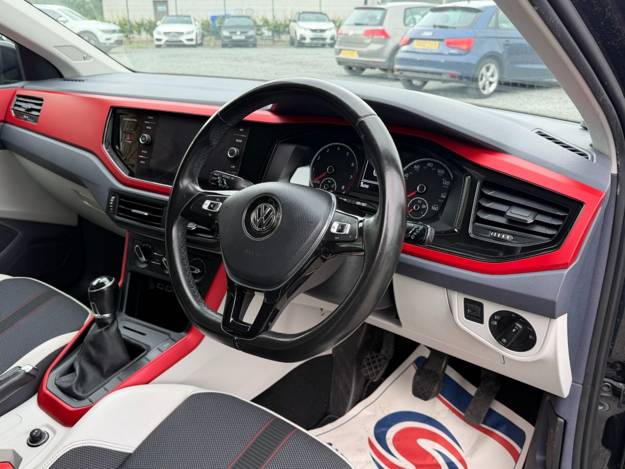 2018 VOLKSWAGEN POLO 1.0 beats Hatchback 5dr Petrol Manual Euro 6 (s/s) (65 ps) - vehicle photo 9 for sale on PureCar