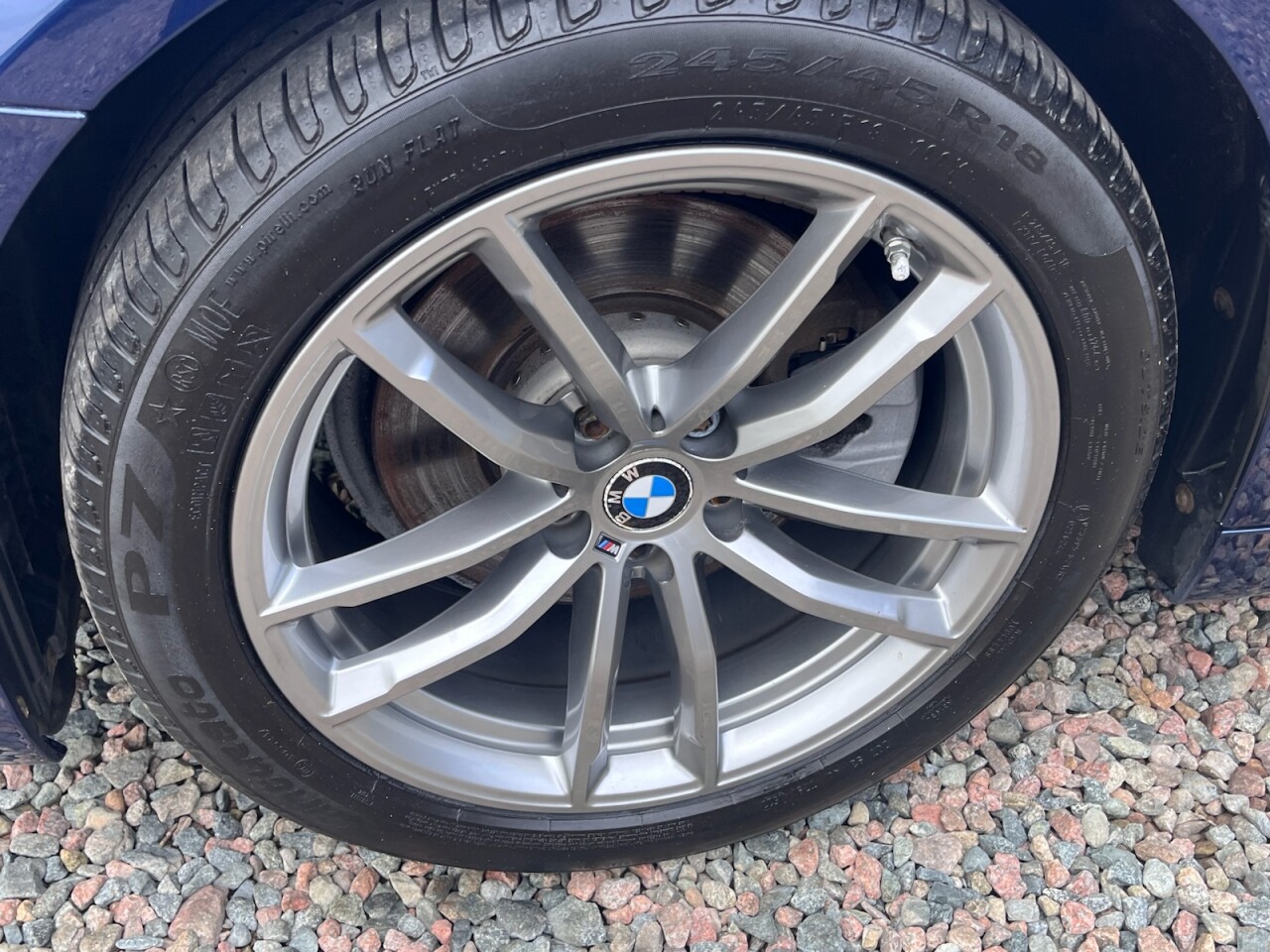 2018 BMW 5 SERIES 2.0 520d M Sport Touring 5dr Diesel Auto Euro 6 (s/s) (190 ps) - vehicle photo 2 for sale on PureCar