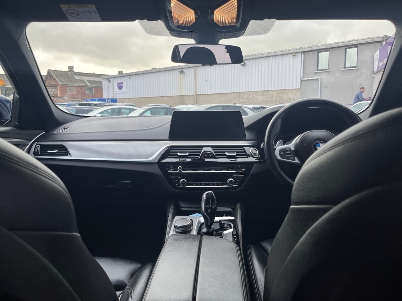 2018 BMW 5 SERIES 2.0 520d M Sport Touring 5dr Diesel Auto Euro 6 (s/s) (190 ps) - vehicle photo 21 for sale on PureCar