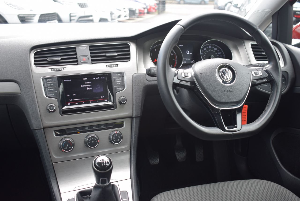 2015 VOLKSWAGEN GOLF 1.4 TSI BlueMotion Tech Match Hatchback 5dr Petrol Manual Euro 5 (s/s) (122 - vehicle photo 14 for sale on PureCar
