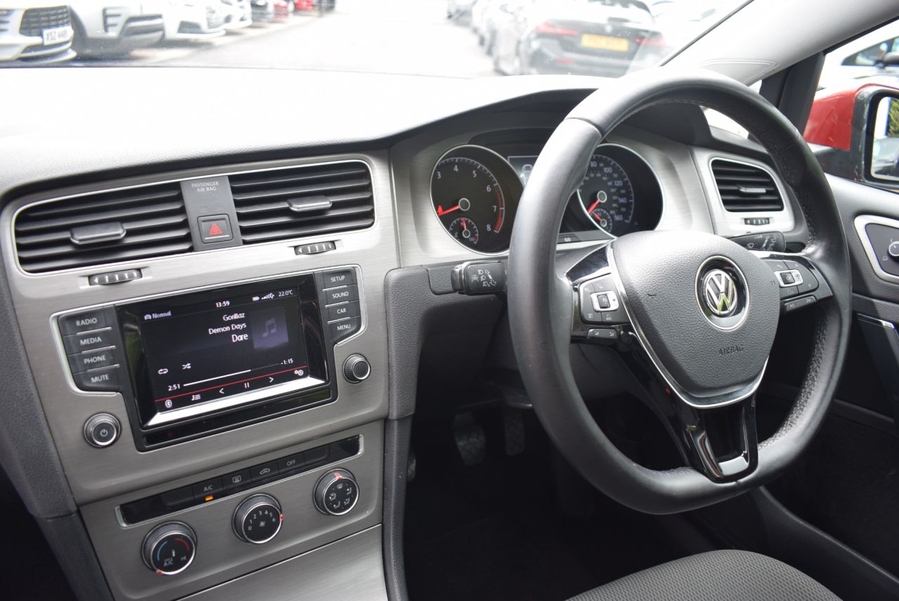 2015 VOLKSWAGEN GOLF 1.4 TSI BlueMotion Tech Match Hatchback 5dr Petrol Manual Euro 5 (s/s) (122 - vehicle photo 17 for sale on PureCar