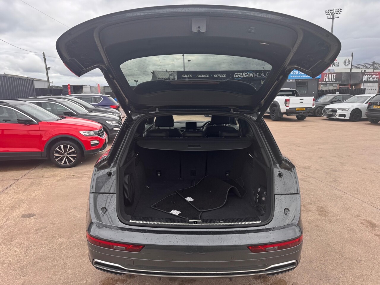 2019 AUDI Q5 S Line - vehicle photo 11 for sale on PureCar
