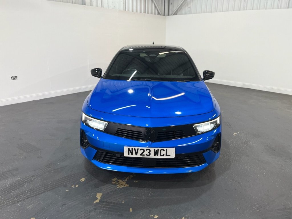 2023 Vauxhall Astra — image 2