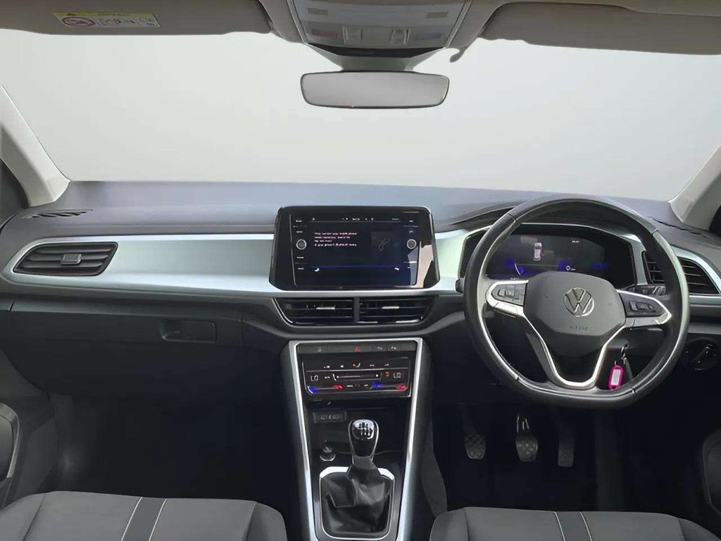 2023 Volkswagen T-Roc — image 9
