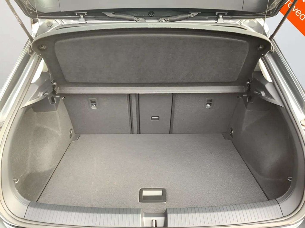 2023 Volkswagen T-Roc — image 12