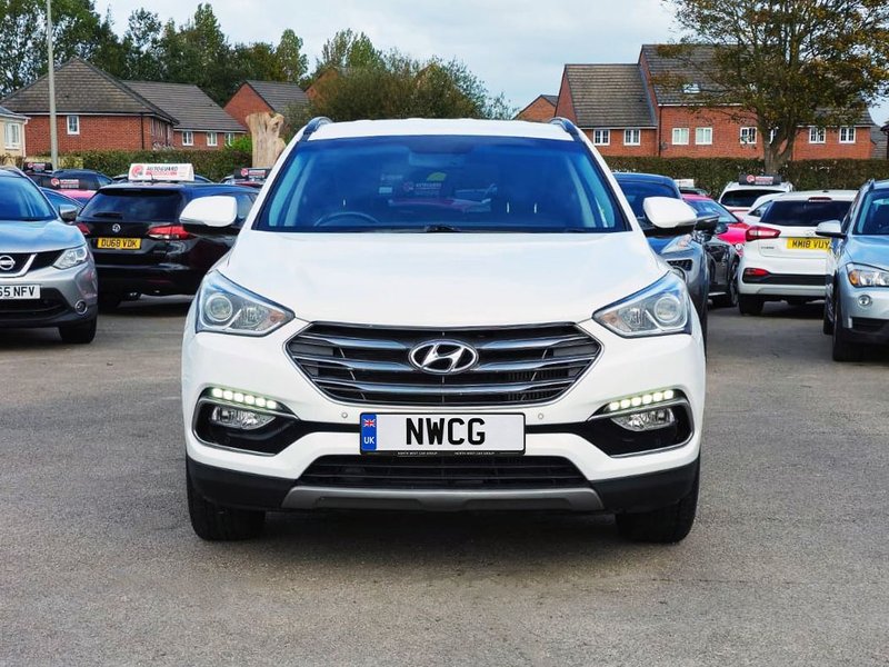 2016 Hyundai Santa Fe in white — photo 3 of 29