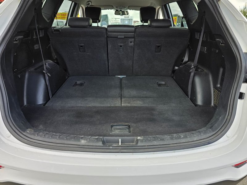 2016 Hyundai Santa Fe in white — photo 9 of 29