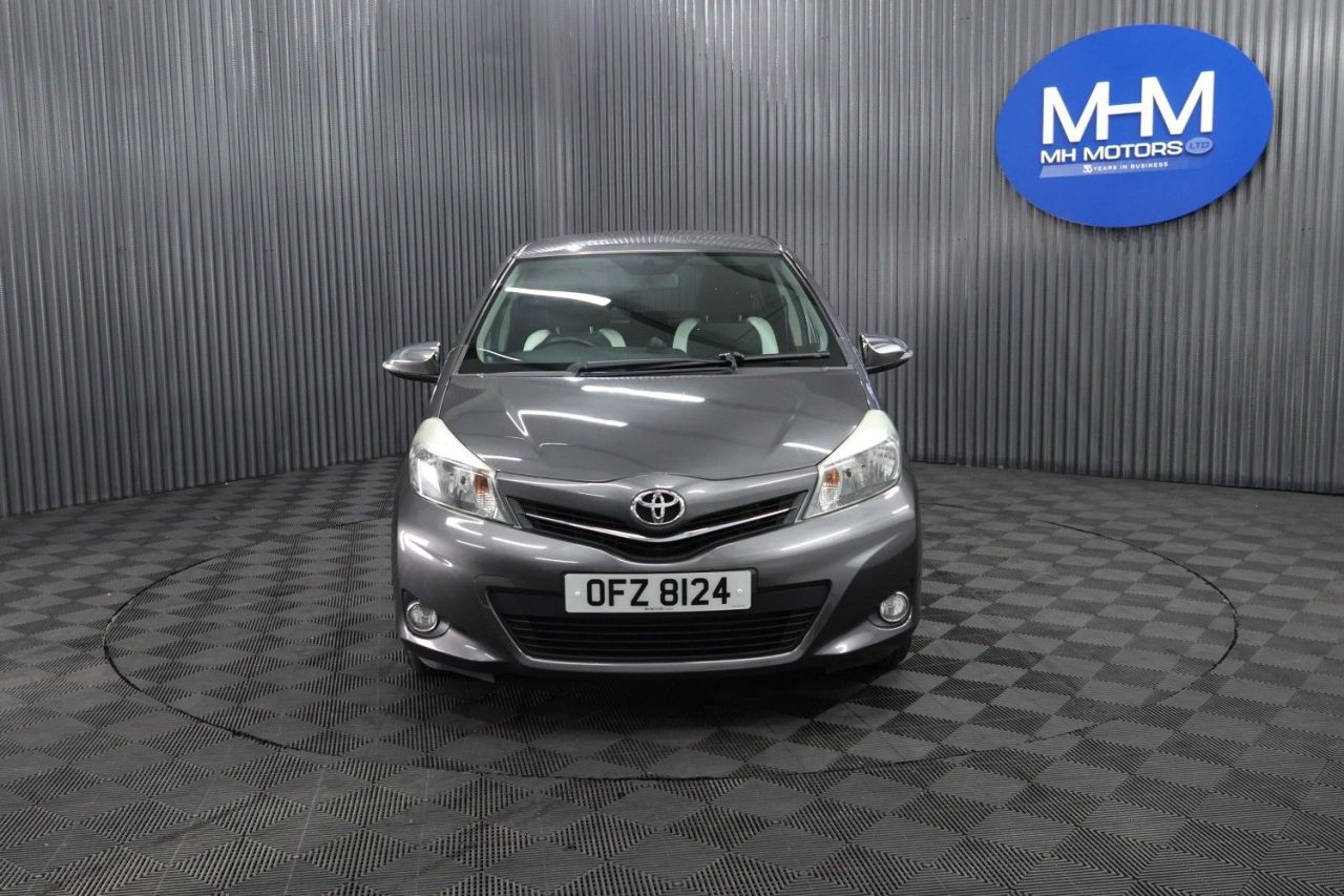 2013 TOYOTA YARIS 1.33 Dual VVT-i Trend Hatchback 5dr Petrol Manual Euro 5 (99 ps) LOW INSURA - vehicle photo 2 for sale on PureCar
