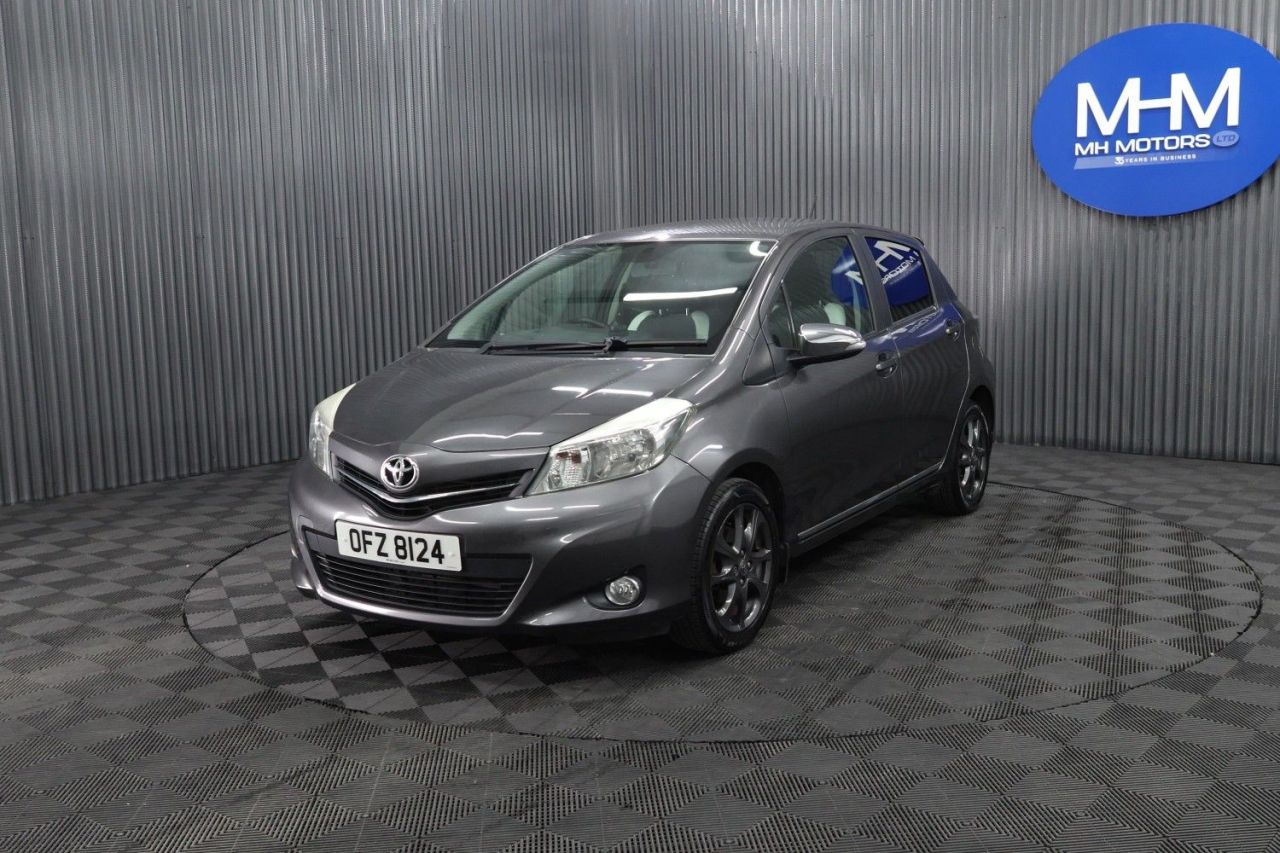 2013 TOYOTA YARIS 1.33 Dual VVT-i Trend Hatchback 5dr Petrol Manual Euro 5 (99 ps) LOW INSURA - vehicle photo 3 for sale on PureCar
