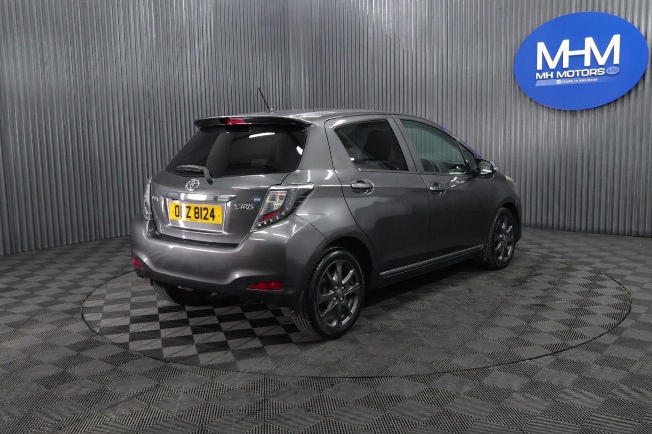 2013 TOYOTA YARIS 1.33 Dual VVT-i Trend Hatchback 5dr Petrol Manual Euro 5 (99 ps) LOW INSURA - vehicle photo 7 for sale on PureCar