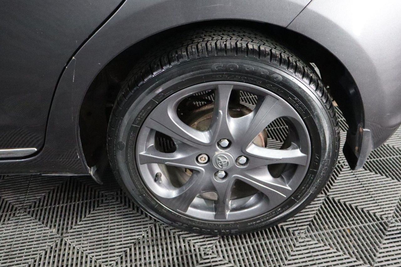 2013 TOYOTA YARIS 1.33 Dual VVT-i Trend Hatchback 5dr Petrol Manual Euro 5 (99 ps) LOW INSURA - vehicle photo 13 for sale on PureCar