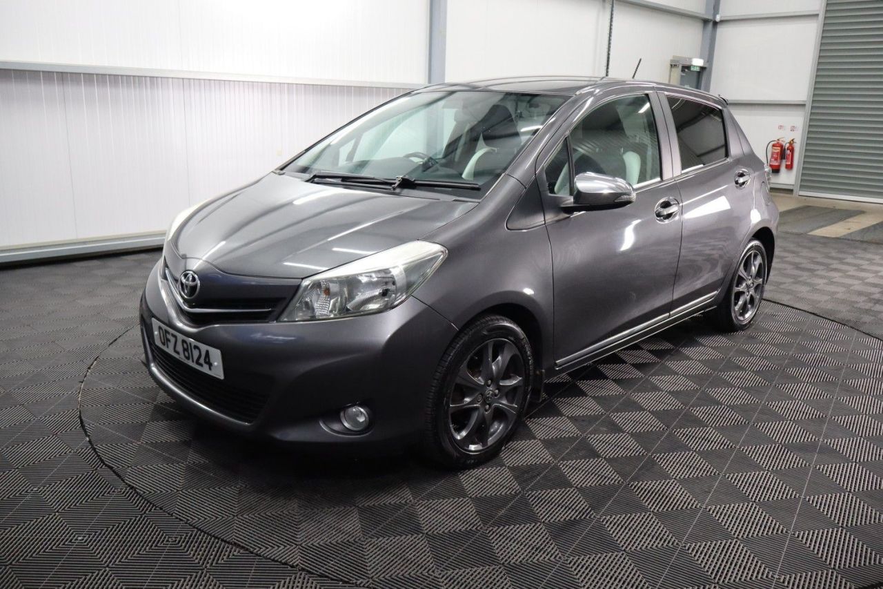 2013 TOYOTA YARIS 1.33 Dual VVT-i Trend Hatchback 5dr Petrol Manual Euro 5 (99 ps) LOW INSURA - vehicle photo 15 for sale on PureCar