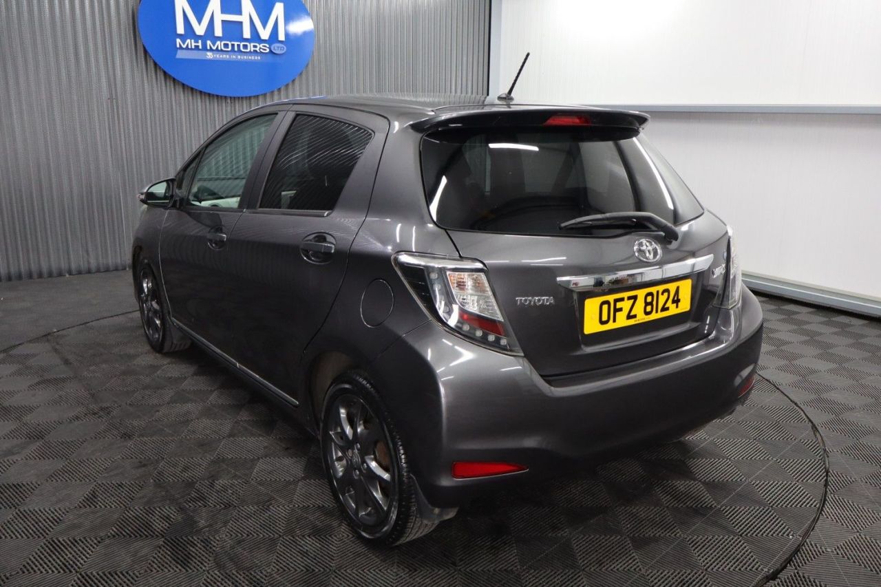 2013 TOYOTA YARIS 1.33 Dual VVT-i Trend Hatchback 5dr Petrol Manual Euro 5 (99 ps) LOW INSURA - vehicle photo 19 for sale on PureCar