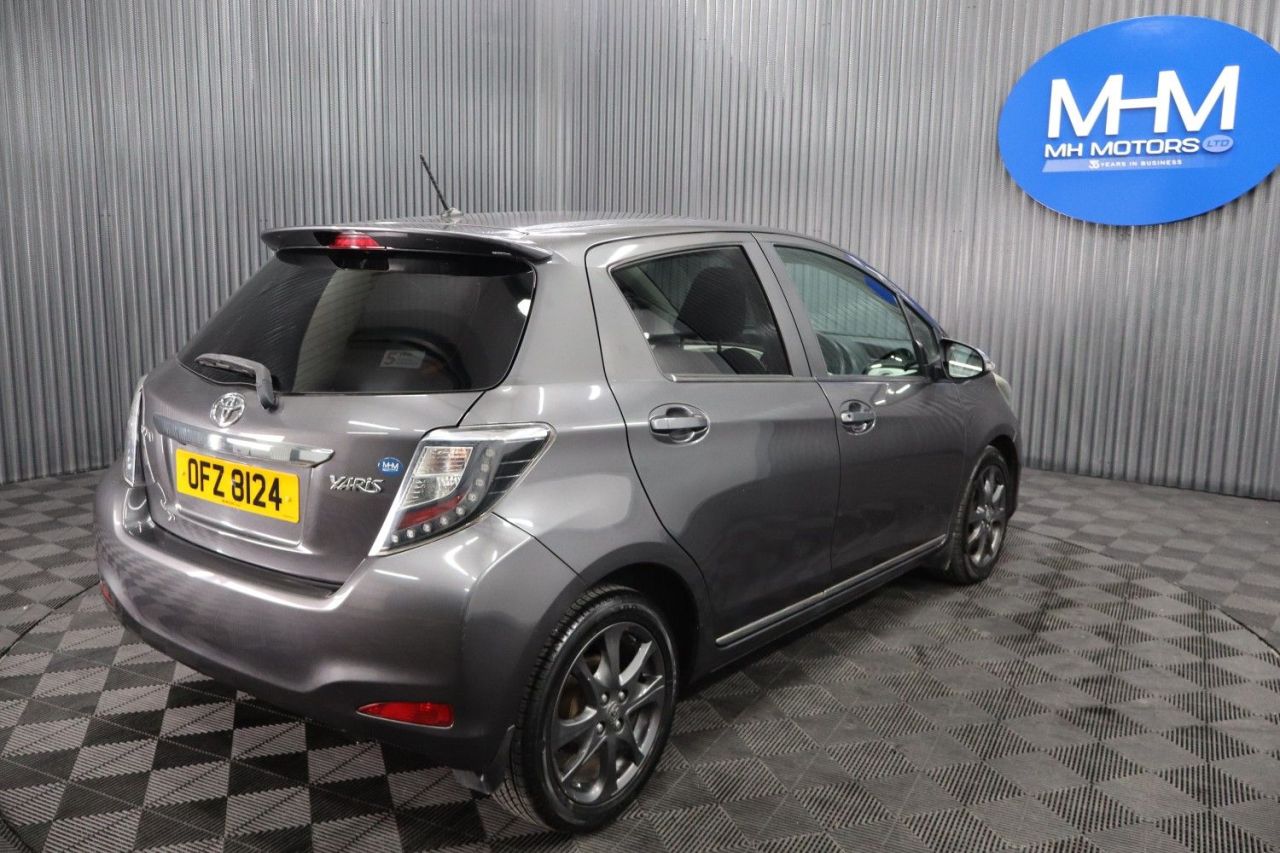 2013 TOYOTA YARIS 1.33 Dual VVT-i Trend Hatchback 5dr Petrol Manual Euro 5 (99 ps) LOW INSURA - vehicle photo 20 for sale on PureCar