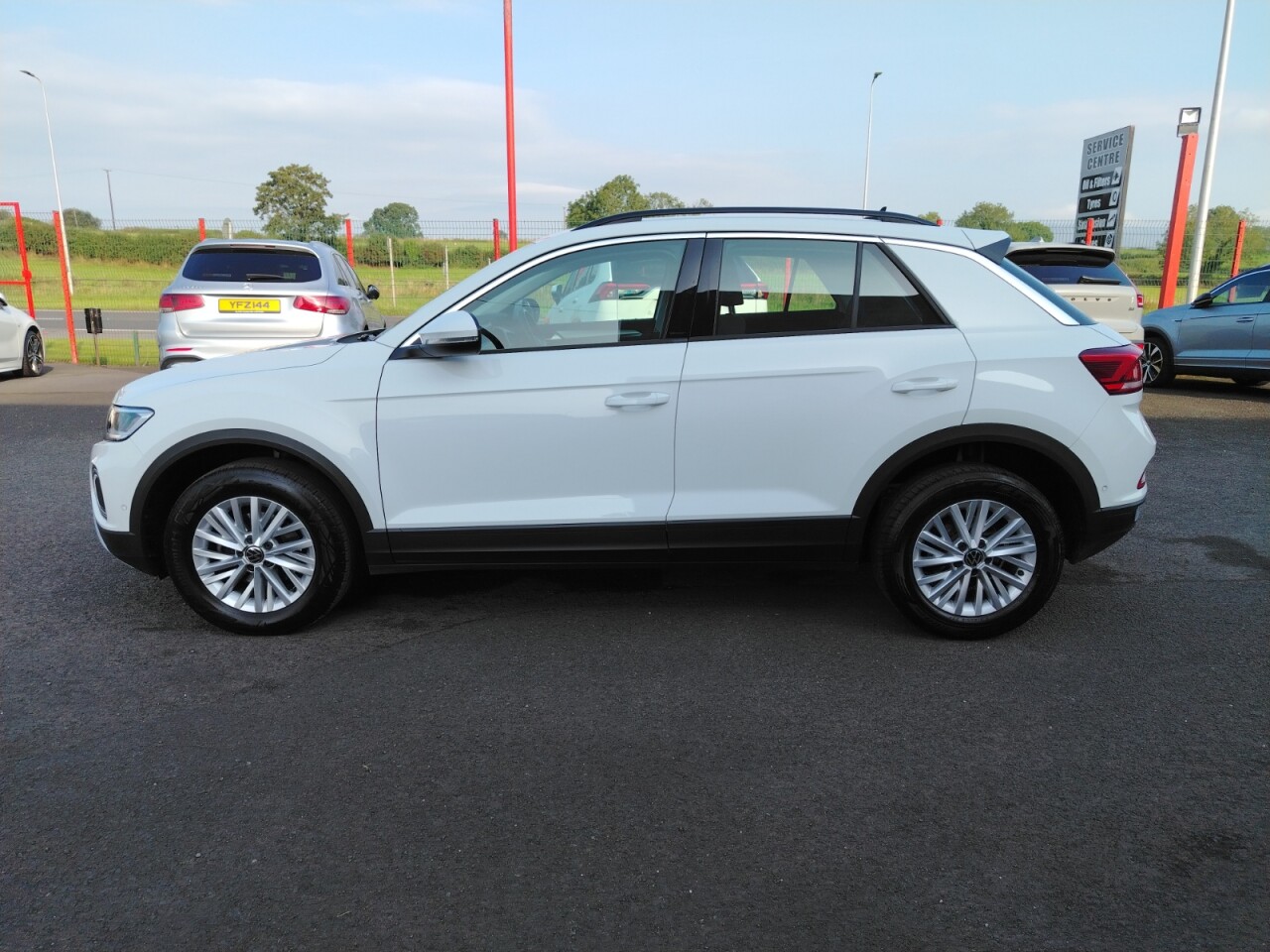 2024 VOLKSWAGEN T-ROC 1.5 TSI Life SUV 5dr Petrol DSG Euro 6 (s/s) (150 ps) - vehicle photo 16 for sale on PureCar