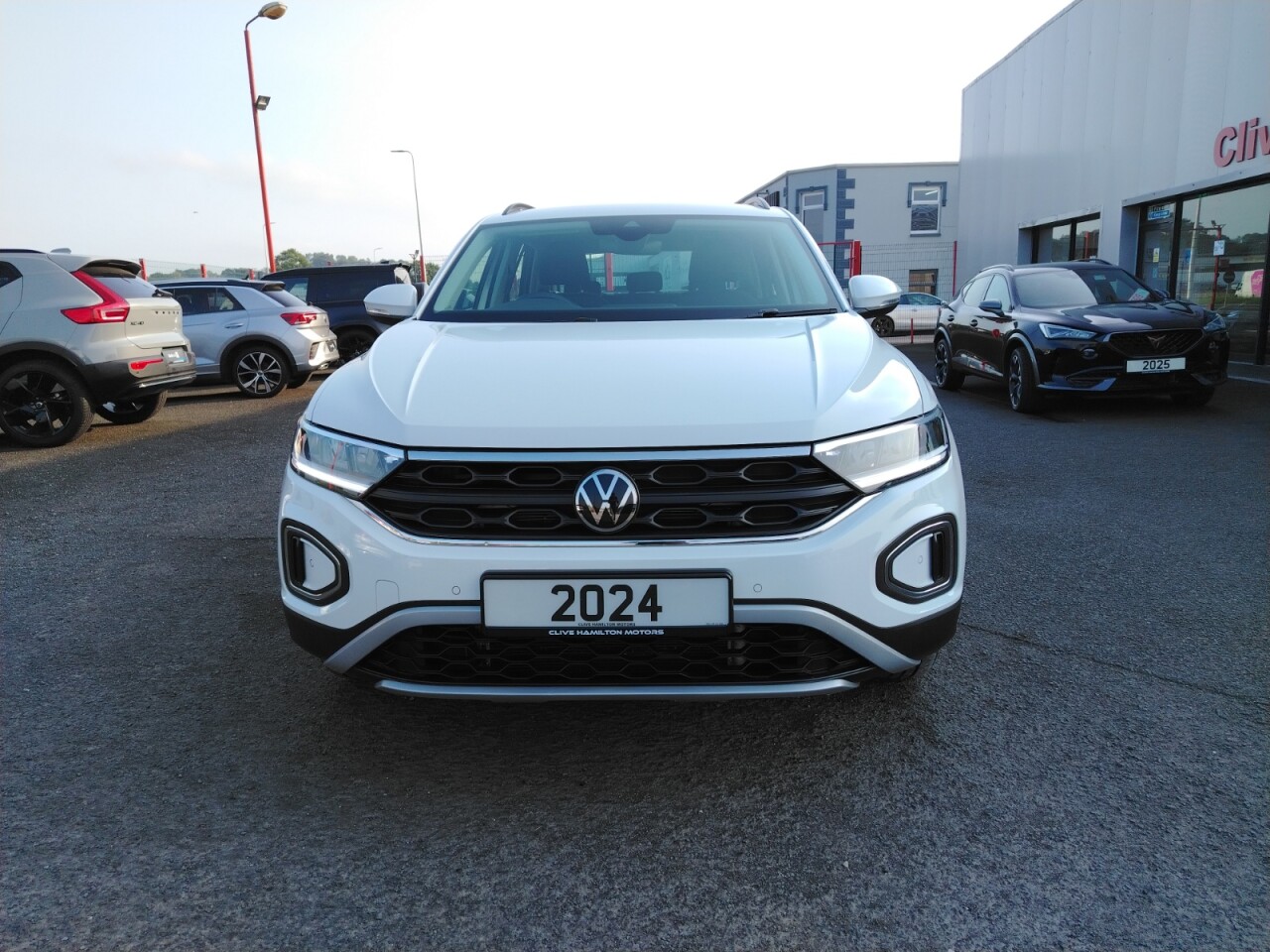 2024 VOLKSWAGEN T-ROC 1.5 TSI Life SUV 5dr Petrol DSG Euro 6 (s/s) (150 ps) - vehicle photo 5 for sale on PureCar